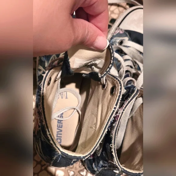 Limited Edition Chuck Taylor All Star High Vintage Denim Flowers Sneaker - Picture 3 of 12